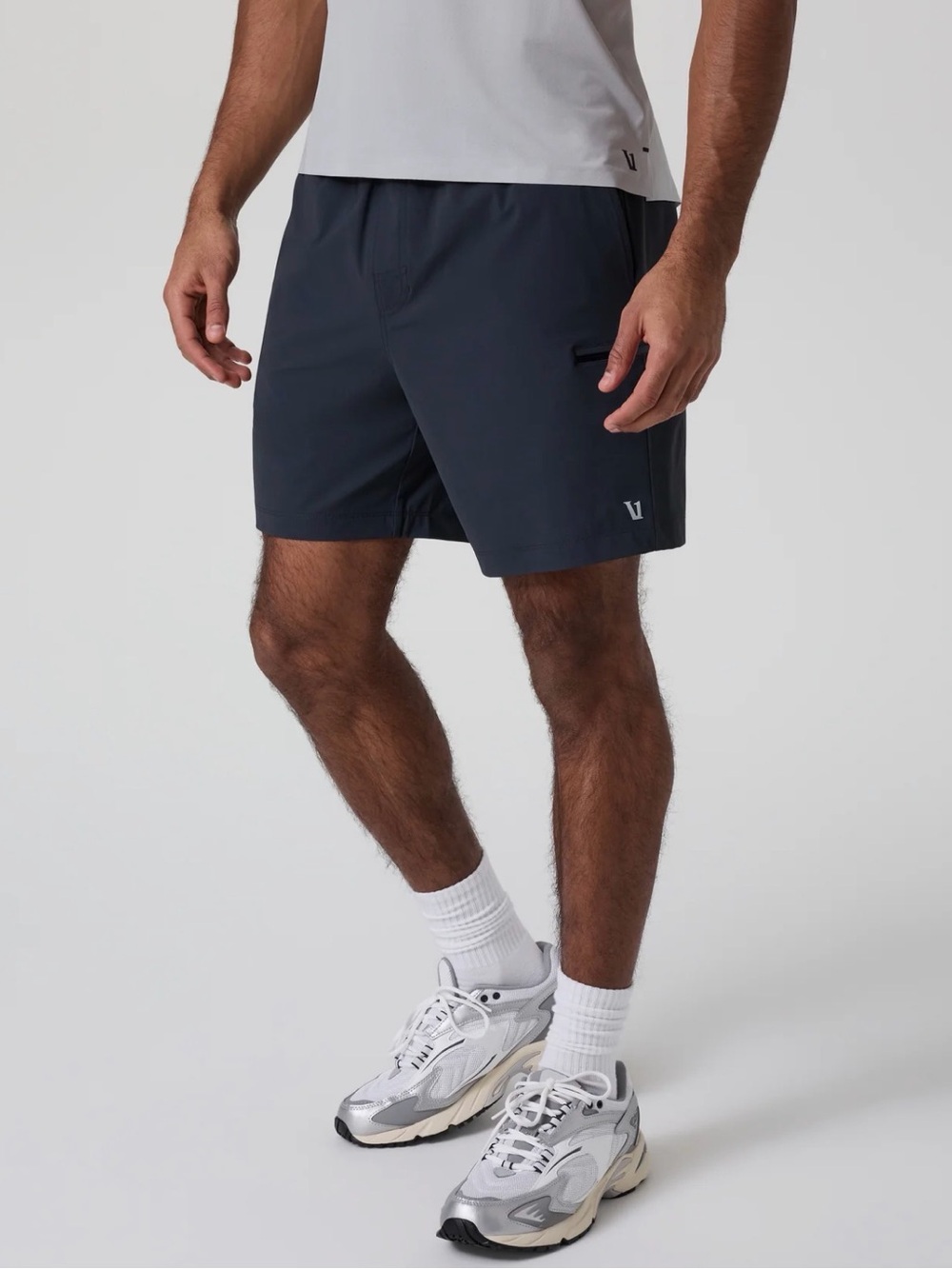 Vuori Fleet Sport Short Unlined 7” in Navy Size Large